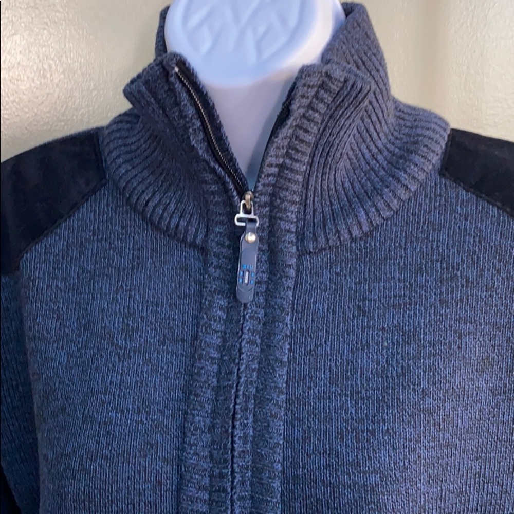 Sweater - Picture 3 of 11